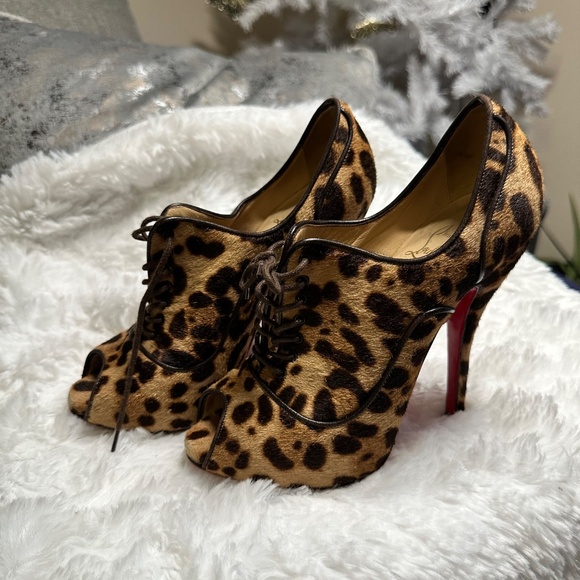 CHRISTIAN LOUBOUTIN Leopard Print Calf Fur Lady Derby Lace-Up Peep Bootie - Picture 2 of 4